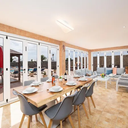 Vista Callao Playa Blanca (Lanzarote)